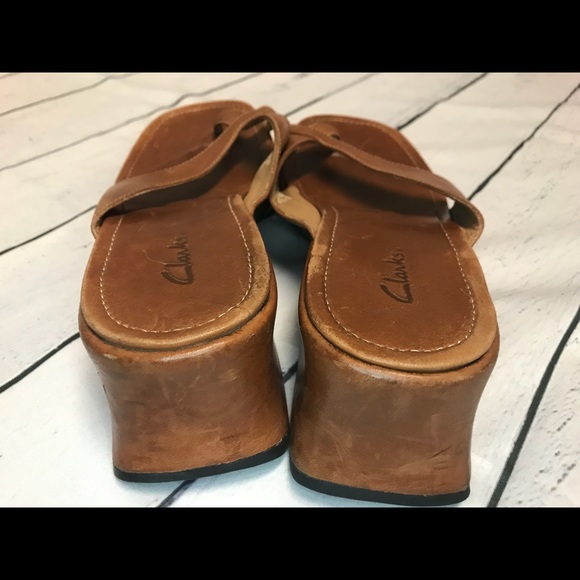 ✨ FEATURED DEAL ✨ Clark’s Brown Leather Sandals - Picture 4 of 5